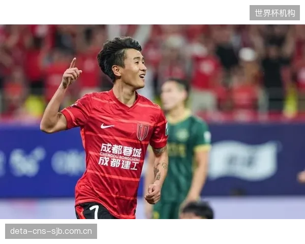 韦世豪与费利佩组成的锋线火力全开，成都蓉城均衡的攻防体系是领跑关键。